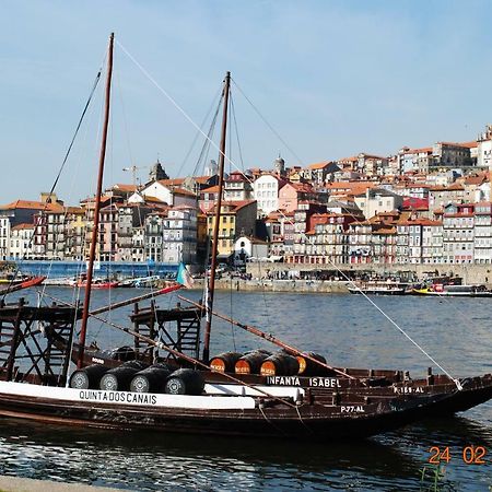 Oporto Vasconcelos Guest House บีลาโนวาเดกายา ภายนอก รูปภาพ